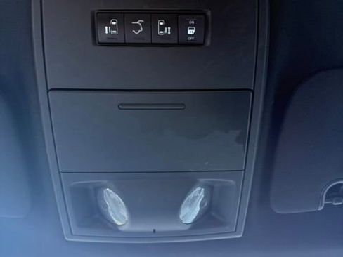Used 2017 Dodge Grand Caravan SXT FWD image 30