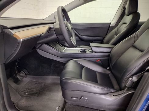 Used 2021 Tesla Model Y Long Range AWD/4WD image 23