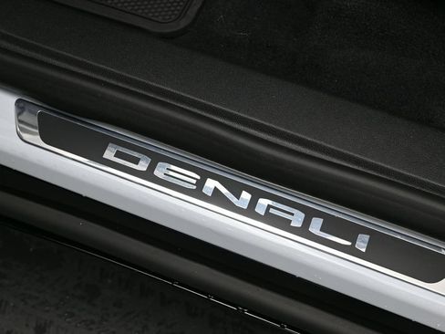 Used 2026 GMC Acadia Denali Ultimate w/ LPO, All-Weather Package AWD/4WD image 14