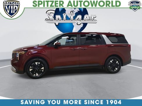 Certified 2025 Kia Carnival LXS FWD image 4