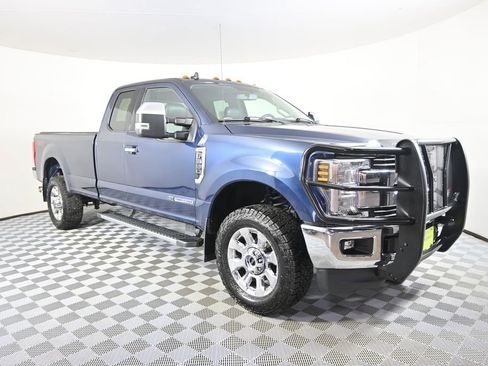 Used 2019 Ford F350 Lariat w/ Chrome Package image 10