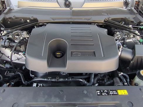 Used 2024 Land Rover Defender 110 X-Dynamic SE image 27