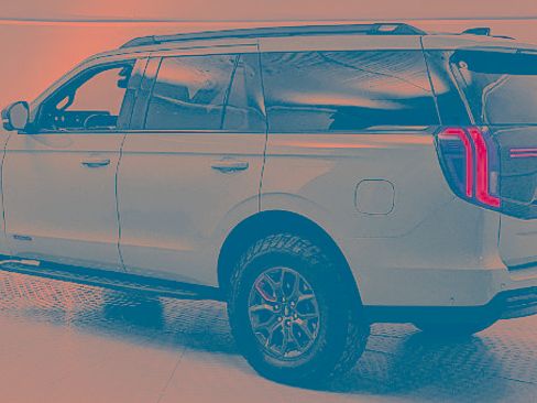 Certified 2025 Ford Expedition Tremor AWD/4WD image 4