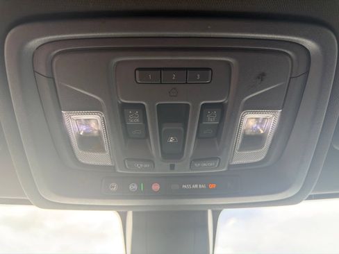 Used 2020 GMC Sierra 2500 AT4 w/ AT4 Premium Package AWD/4WD image 30