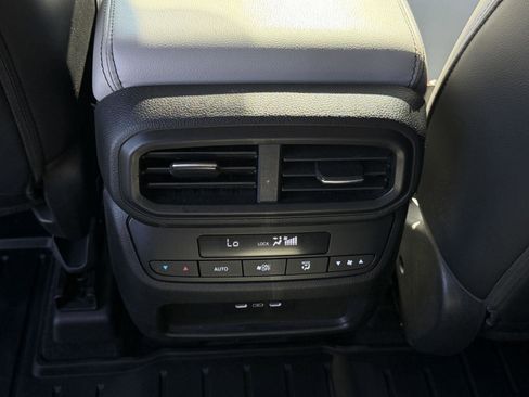 Used 2025 Honda Pilot EX-L image 7