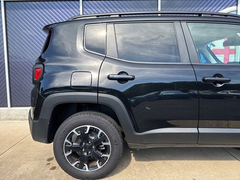 Used 2023 Jeep Renegade Trailhawk image 5