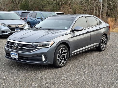 Used 2024 Volkswagen Jetta SEL image 5