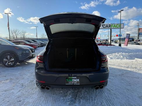 Used 2018 Porsche Macan S image 12