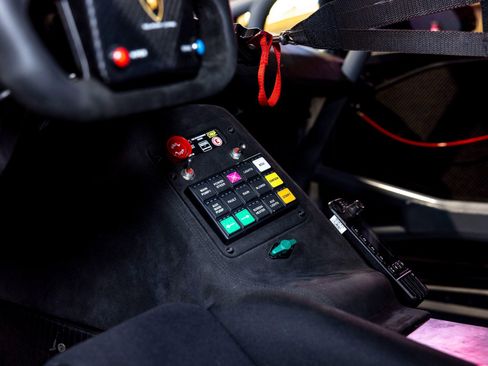 Used 2022 Lamborghini Huracan EVO image 16