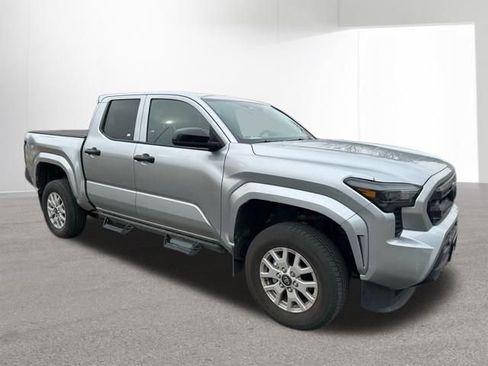 Used 2024 Toyota Tacoma SR image 12