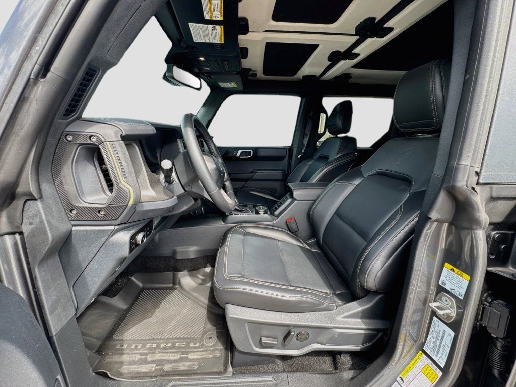 Used 2025 Ford Bronco Badlands AWD/4WD image 5