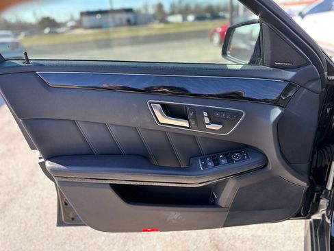 Used 2016 Mercedes-Benz E 400 E 400 Sedan 4D image 21