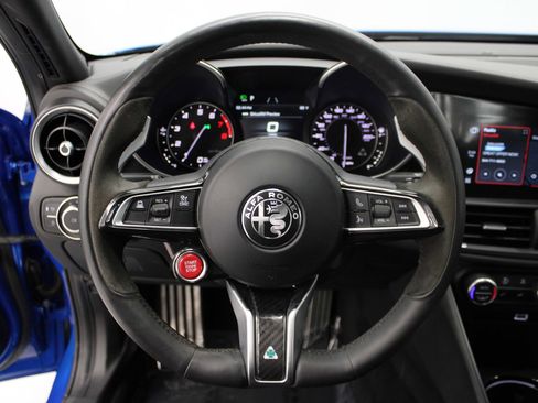 Used 2022 Alfa Romeo Giulia Quadrifoglio image 19