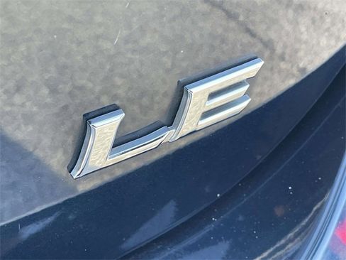 Used 2021 Toyota Camry LE image 25