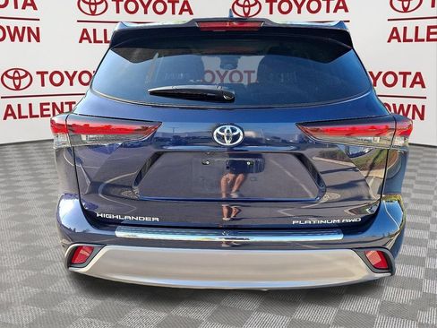 Used 2025 Toyota Highlander Platinum AWD/4WD image 5