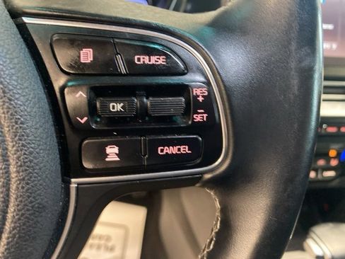 Used 2020 Kia Niro EX Premium image 17