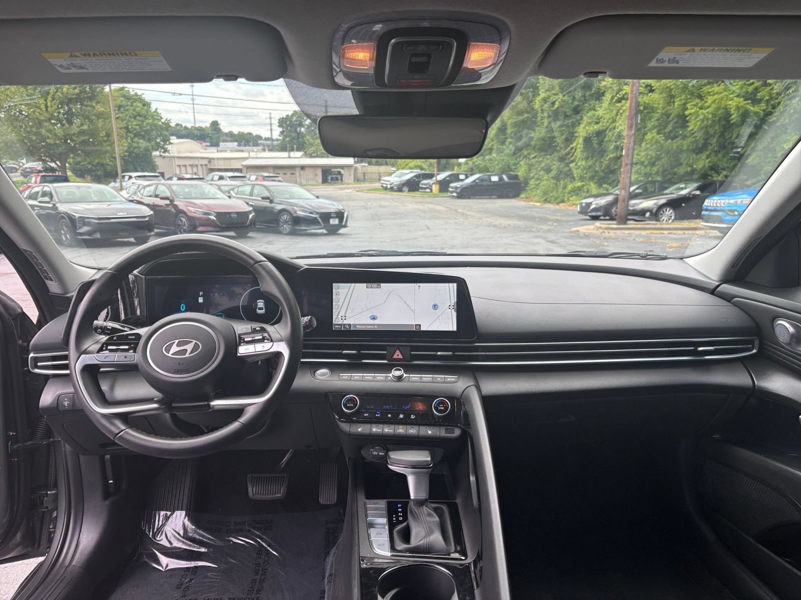 Used 2025 Hyundai Elantra Limited FWD image 29
