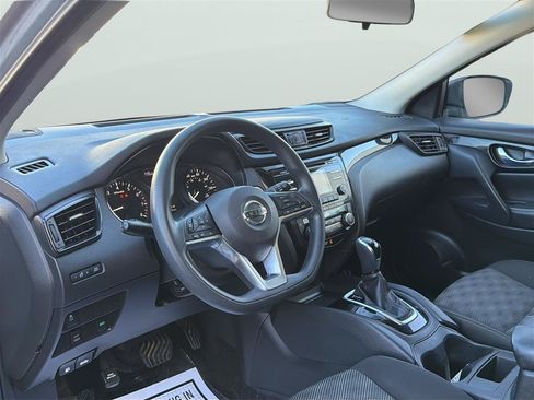 Used 2017 Nissan Rogue Sport SV AWD/4WD image 10