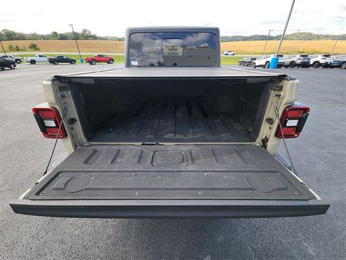 Used 2020 Jeep Gladiator Overland image 23