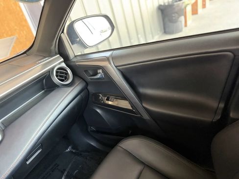 Used 2018 Toyota RAV4 SE w/ Advanced Technology Package AWD/4WD image 33