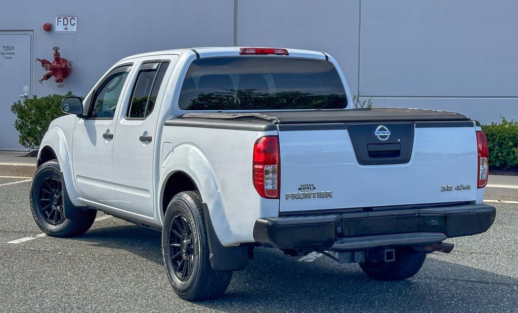Used 2007 Nissan Frontier SE w/ Power Pkg AWD/4WD image 13