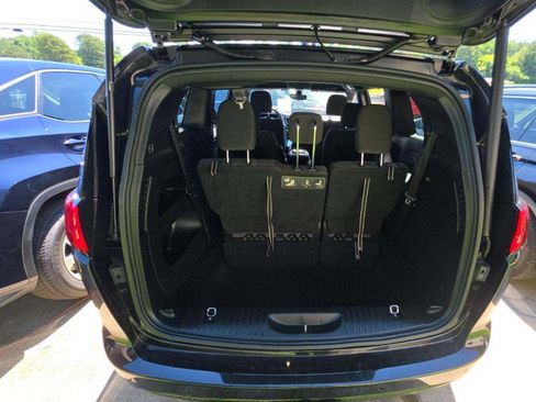 Used 2018 Chrysler Pacifica Touring Plus w/ S Appearance Package FWD image 15