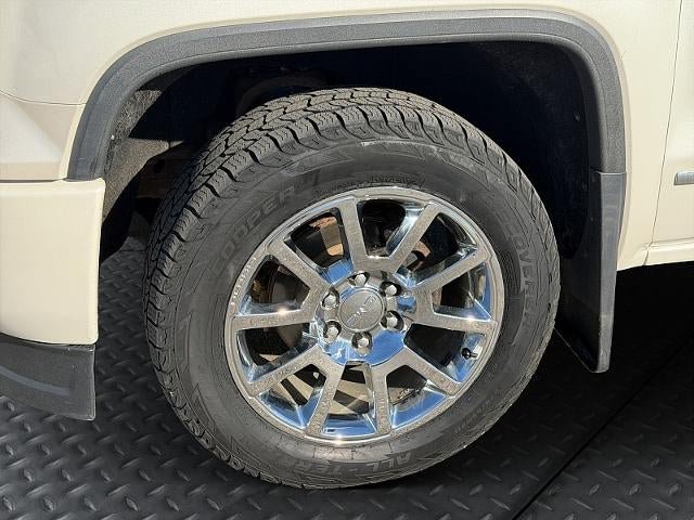 Used 2015 GMC Sierra 1500 Denali w/ Driver Alert Package AWD/4WD image 10