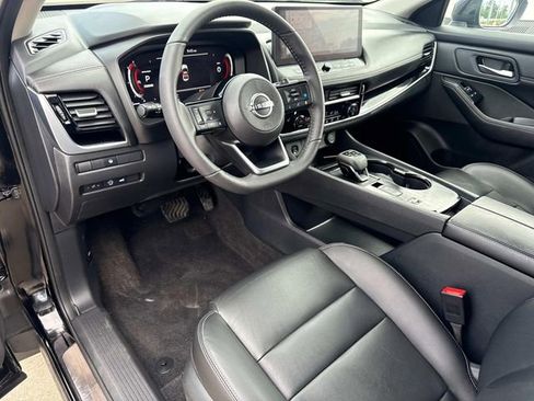Used 2024 Nissan Rogue SL FWD image 25