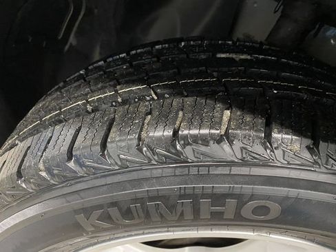 Used 2017 Ford Explorer XLT w/ Equipment Group 202A image 37