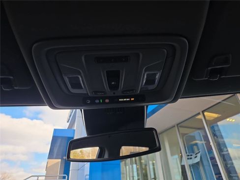 Used 2025 Chevrolet Silverado 1500 LTZ image 24