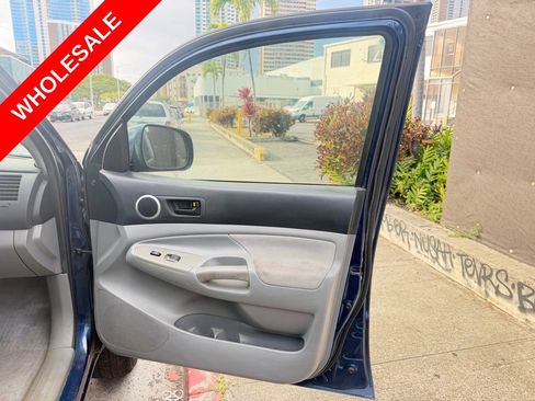 Used 2005 Toyota Tacoma PreRunner RWD image 10