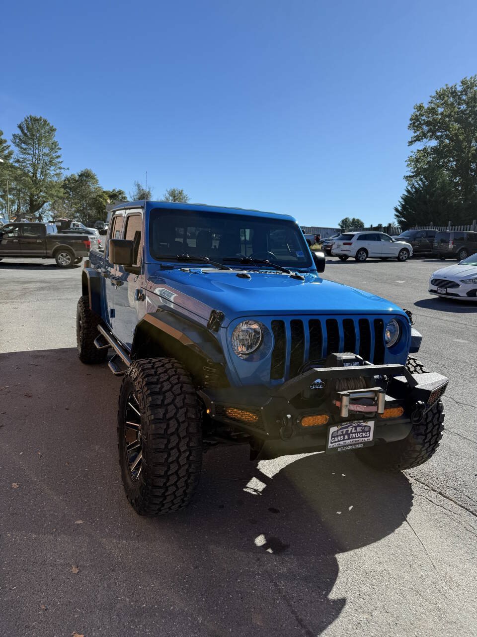 Used 2021 Jeep Gladiator Sport AWD/4WD image 2