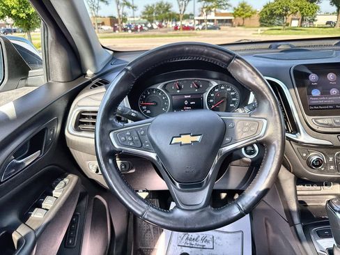 Used 2021 Chevrolet Equinox Premier AWD/4WD image 11