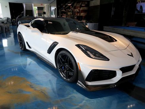 Used 2019 Chevrolet Corvette ZR1 RWD image 1