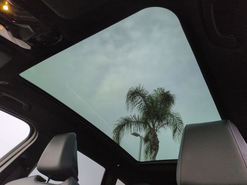 Used 2025 BMW X3 xDrive30i w/ Convenience Package image 27