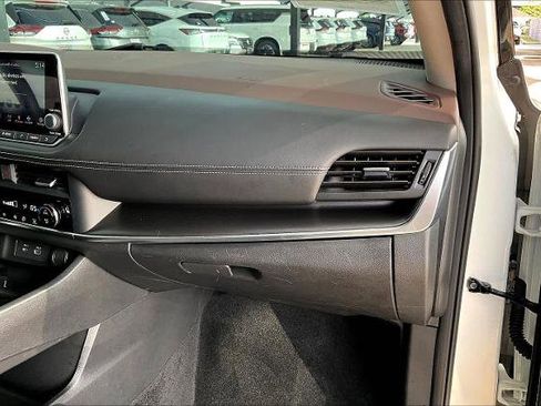 Certified 2023 Nissan Rogue SV w/ SV Premium B Package image 19