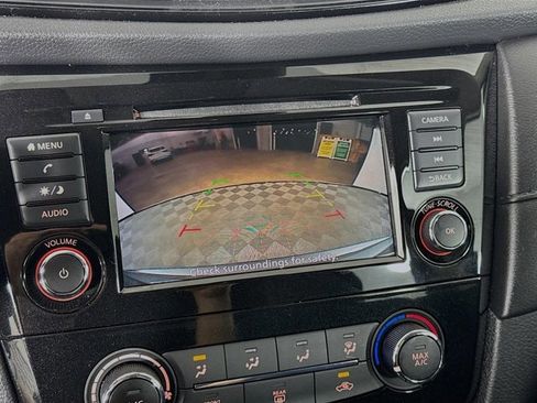 Certified 2020 Nissan Rogue S image 16