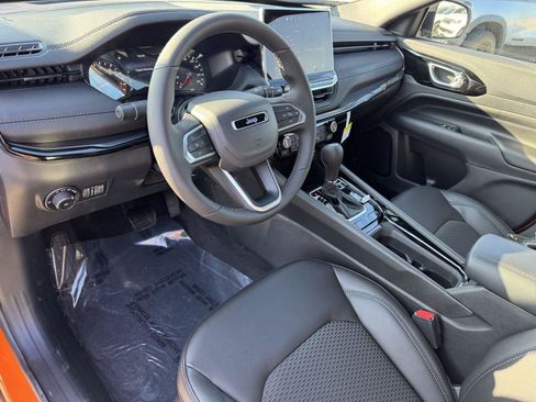 New 2026 Jeep Compass Latitude image 11