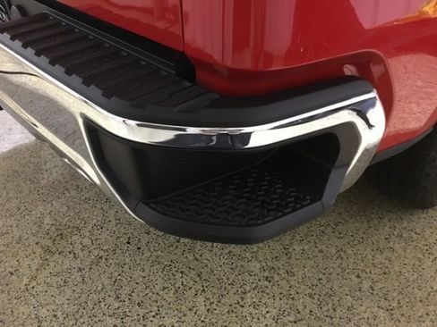 Used 2022 Chevrolet Silverado 1500 LT w/ Z71 Off-Road Package image 24