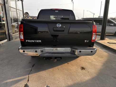 Used 2014 Nissan Frontier SV w/ SV Value Truck Package image 6