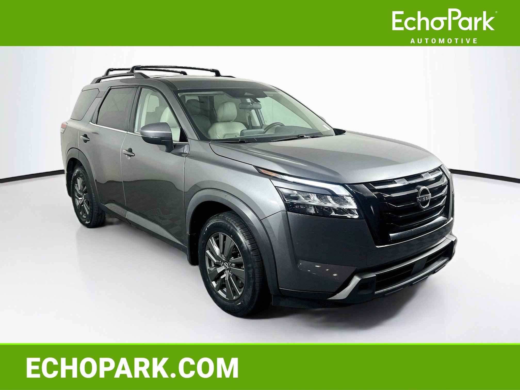 Used 2022 Nissan Pathfinder SV FWD image 1