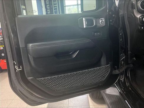 Used 2023 Jeep Wrangler Unlimited Sahara w/ Cold Weather Group AWD/4WD image 9