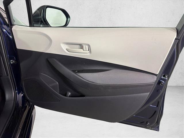 Used 2025 Toyota Corolla LE FWD image 14