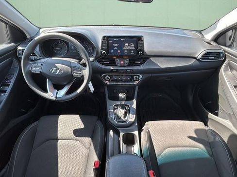 Used 2018 Hyundai Elantra GT FWD image 22