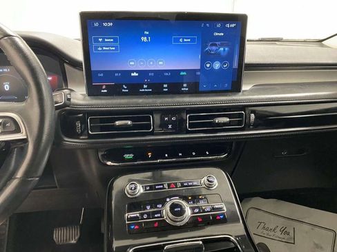 Used 2022 Lincoln Nautilus Standard image 14