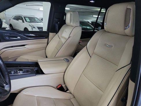 Certified 2024 Cadillac Escalade ESV Premium Luxury w/ Performance Package AWD/4WD image 11