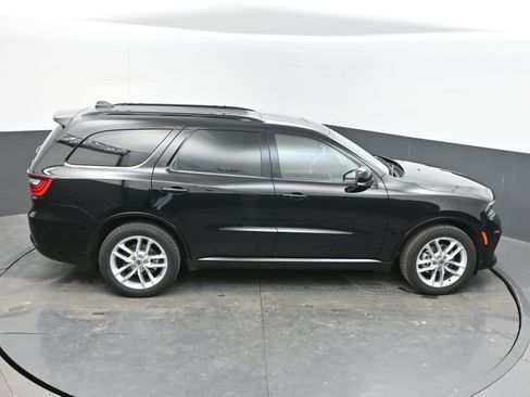Used 2023 Dodge Durango GT image 38