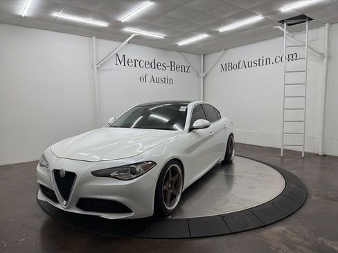 Used 2019 Alfa Romeo Giulia Ti w/ Quick Order Package 22Z Lusso image 3
