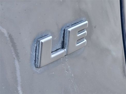 Used 2022 Toyota RAV4 LE image 7