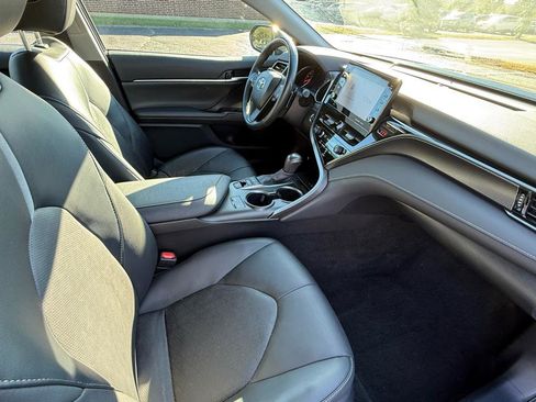 Used 2024 Toyota Camry XSE FWD image 11